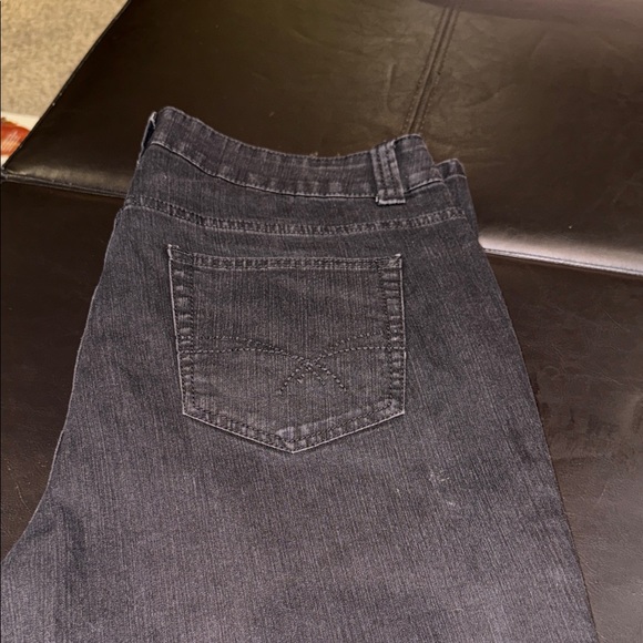 Croft & Barrow Women's Black Relaxed Jeans - Picture 3 of 4
